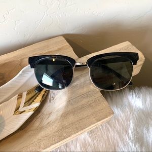 Han kjobenhavn sunglasses handmade black gold